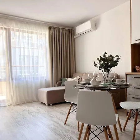 Seaside Tyndzha Apartmán *